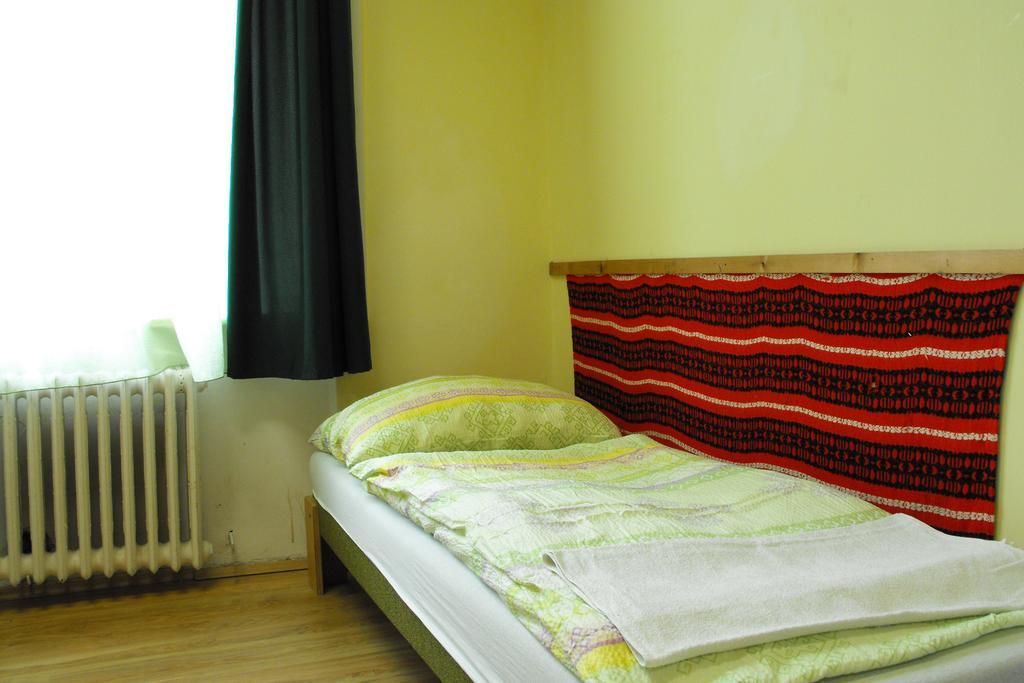Mogyorodi Hostel Budapeşte Dış mekan fotoğraf