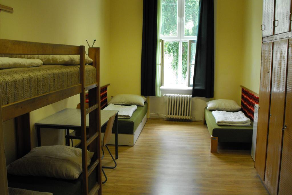 Mogyorodi Hostel Budapeşte Oda fotoğraf